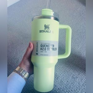 Stanley Pale Lime 40oz Brand New